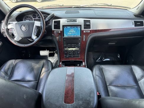 Used 2007 Cadillac Escalade AWD w/ Information Package image 8