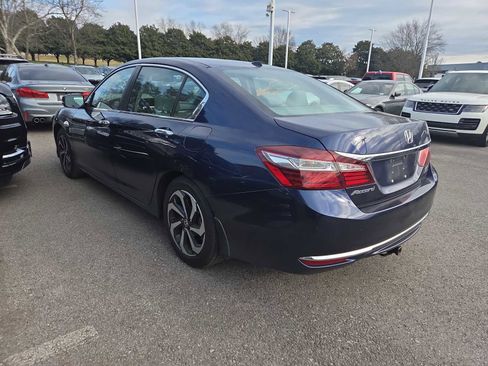 Used 2017 Honda Accord EX image 8