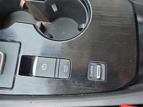 Used 2021 Nissan Rogue SV image 35