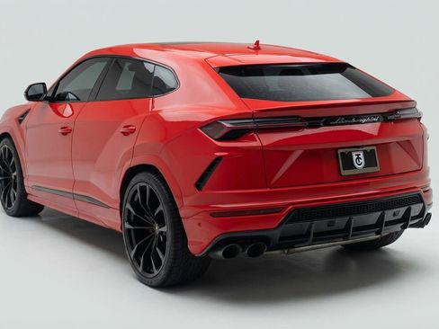 Used 2022 Lamborghini Urus AWD/4WD image 16