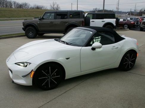 Used 2024 MAZDA MX-5 Miata Grand Touring w/ Weather Package image 5