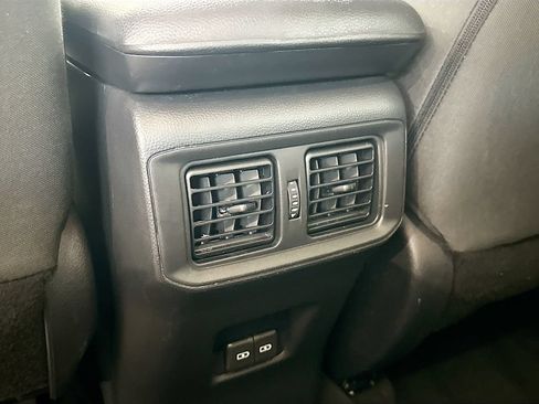 Used 2022 Toyota RAV4 XLE AWD/4WD image 24