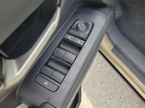 Used 2025 Toyota Tacoma Limited image 13