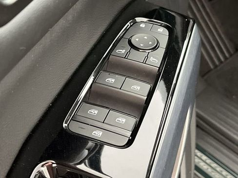 Certified 2025 Nissan Pathfinder SL w/ Cargo Package AWD/4WD image 13