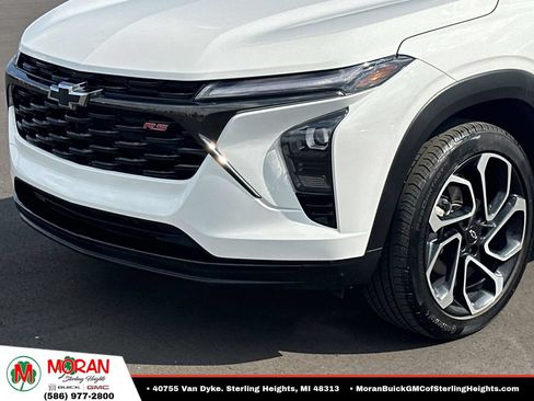 Certified 2024 Chevrolet Trax RS w/ Driver Confidence Package FWD image 7