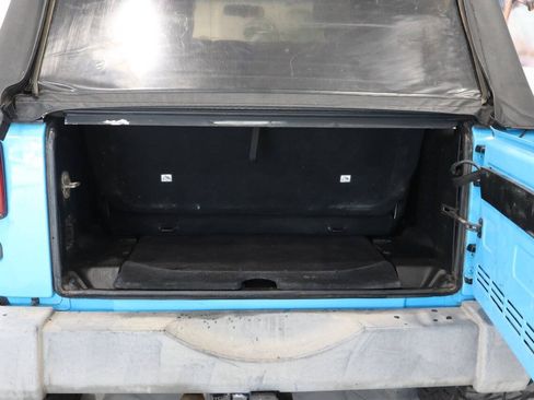 Used 2017 Jeep Wrangler Sport AWD/4WD image 12