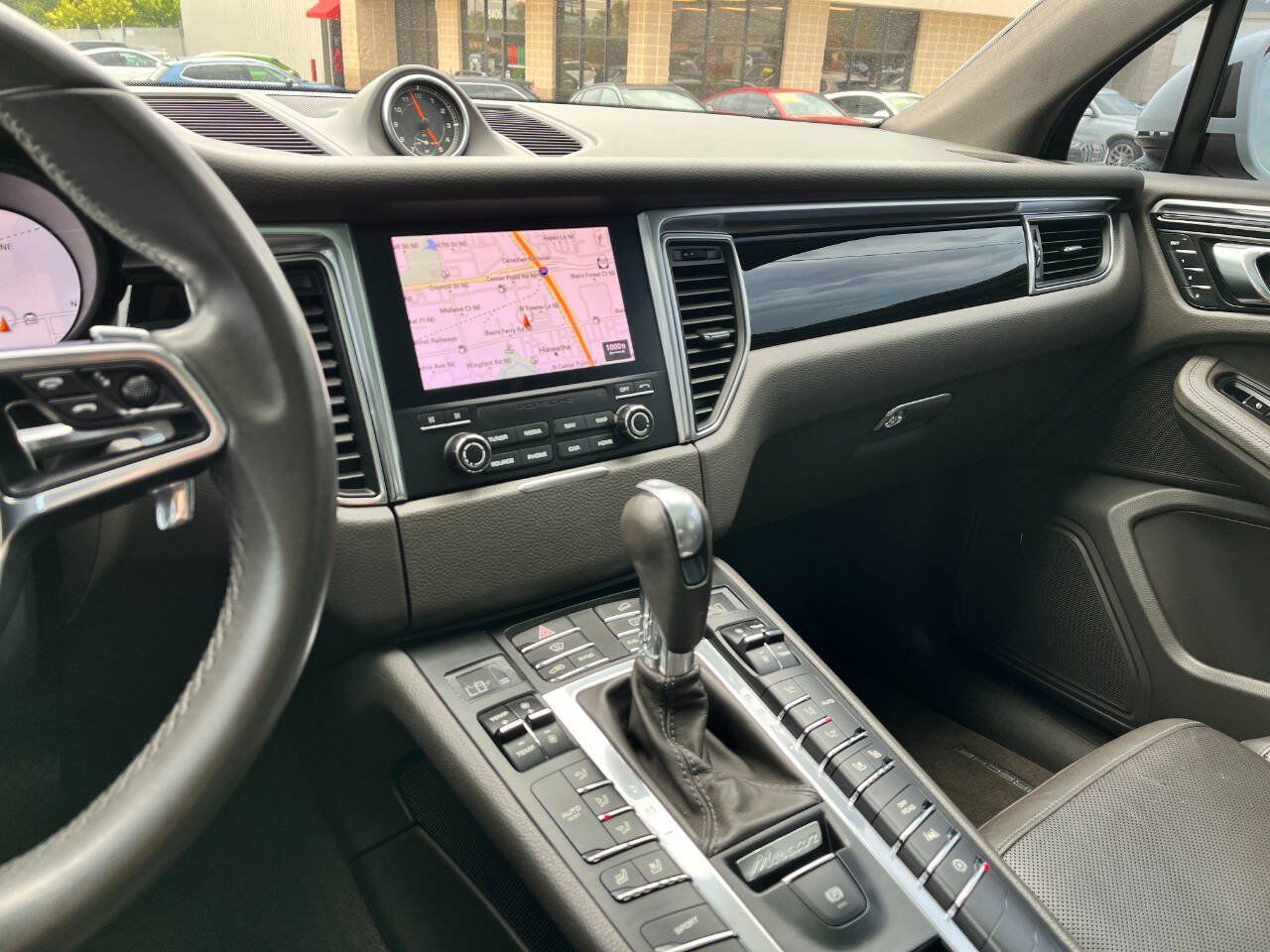 Used 2018 Porsche Macan w/ Premium Package Plus AWD/4WD image 12