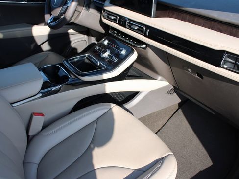 Used 2023 Lincoln Nautilus Reserve w/ Cargo Utility Package image 20