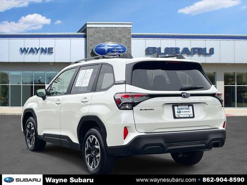 Used 2025 Subaru Forester Premium image 3