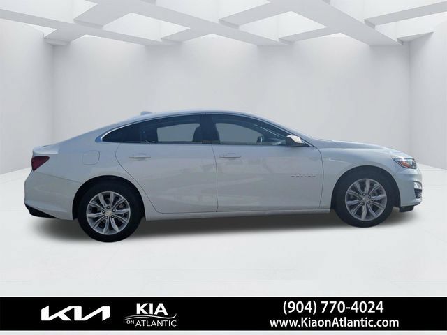 Used 2025 Chevrolet Malibu LT FWD image 2