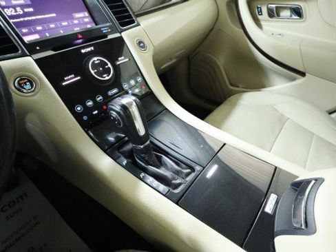 Used 2017 Ford Taurus Limited image 17