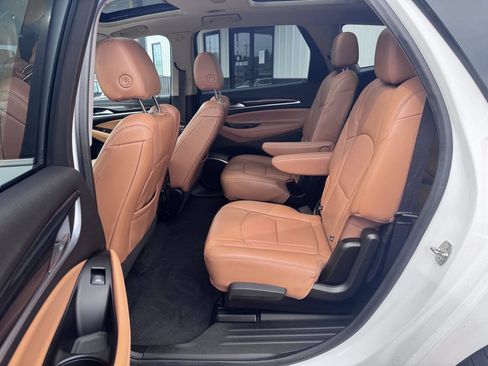 Used 2020 Buick Enclave Essence FWD image 12