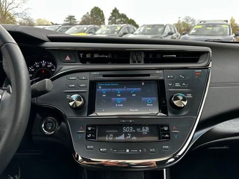 Used 2018 Toyota Avalon XLE Premium w/ All Weather Liner Package FWD image 23