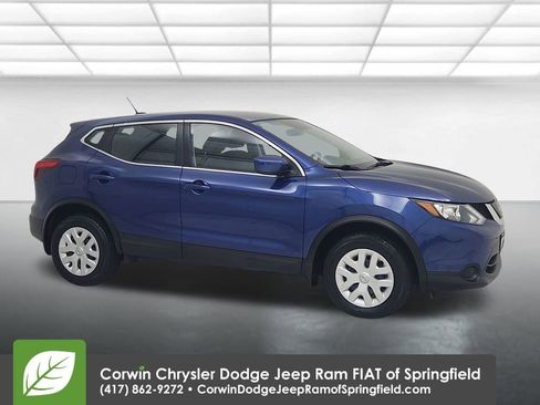 Used 2019 Nissan Rogue Sport S image 1