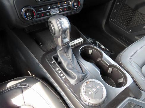 New 2025 Ford Bronco Outer Banks image 15