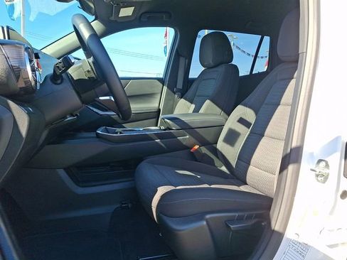 Used 2025 Chevrolet Equinox LT FWD image 13