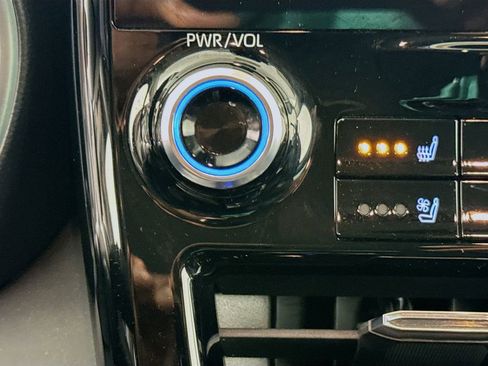 Certified 2021 Toyota Highlander Platinum image 19