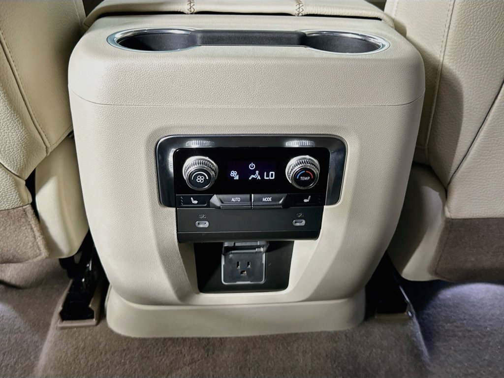 Used 2023 GMC Yukon Denali AWD/4WD image 26