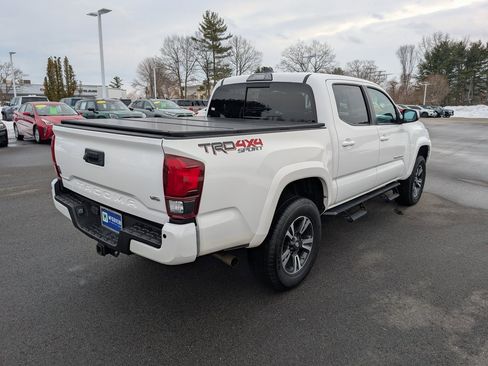 Used 2019 Toyota Tacoma TRD Sport image 5