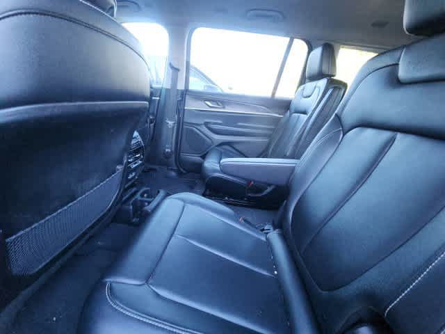 Used 2023 Jeep Grand Cherokee L Limited AWD/4WD image 20