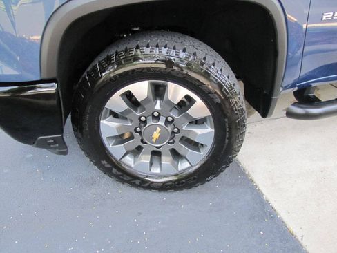 Used 2024 Chevrolet Silverado 2500 Custom w/ Custom Value Package AWD/4WD image 23