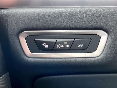 Used 2025 BMW X7 xDrive40i w/ Premium Package image 35