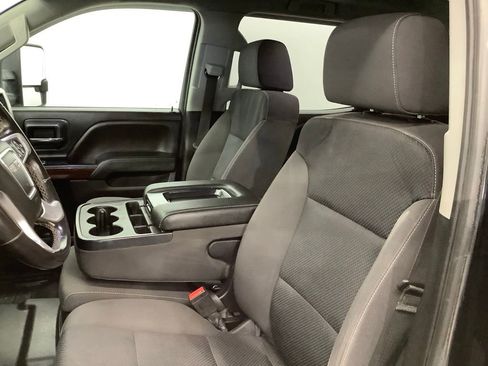 Used 2018 GMC Sierra 3500 SLE w/ SLE Preferred Package AWD/4WD image 9