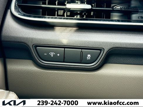 New 2026 Kia Carnival EX FWD image 35
