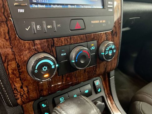 Used 2013 Chevrolet Traverse LT w/ All-Star Edition image 16