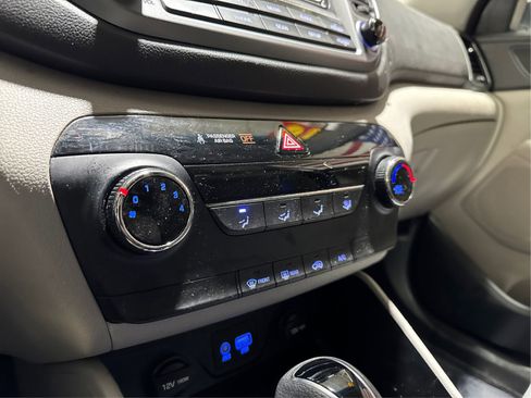 Used 2018 Hyundai Tucson SE AWD/4WD image 21