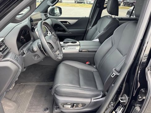 Used 2024 Lexus LX 600 F Sport image 9
