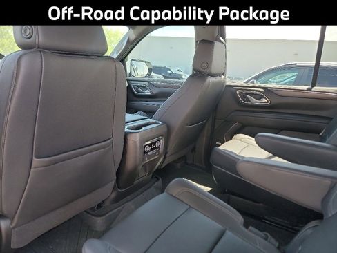 Used 2023 Chevrolet Tahoe Z71 w/ Z71 Off-Road Package AWD/4WD image 10