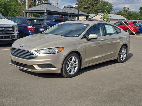Certified 2018 Ford Fusion SE w/ Fusion SE Technology Package FWD image 2