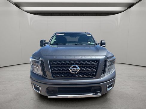 Used 2019 Nissan Titan PRO-4X w/ Pro-4x Convenience Package AWD/4WD image 6