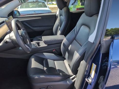 Used 2023 Tesla Model Y Long Range image 9