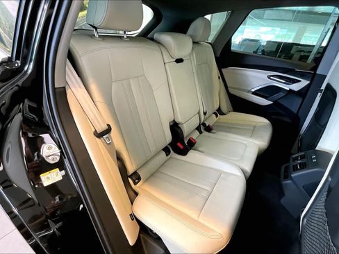 Used 2025 Audi Q5 Premium w/ Convenience Package AWD/4WD image 17
