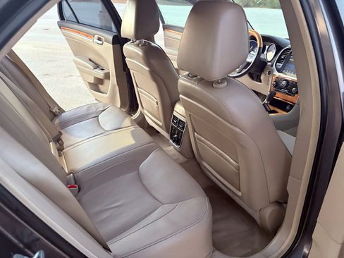 Used 2013 Chrysler 300 C image 27