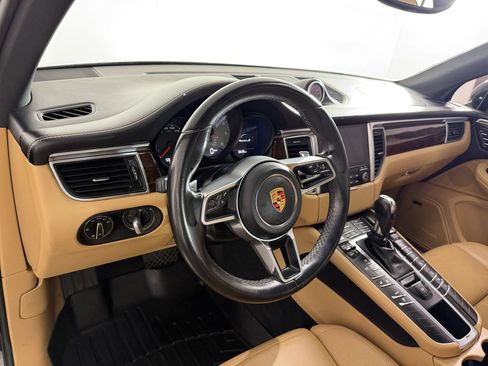 Used 2018 Porsche Macan S AWD/4WD image 4