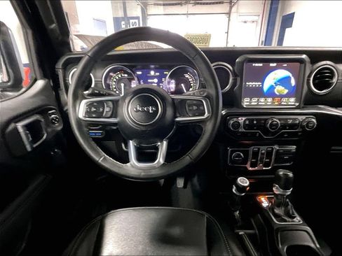 Used 2023 Jeep Wrangler Unlimited Sahara w/ Cold Weather Group AWD/4WD image 17