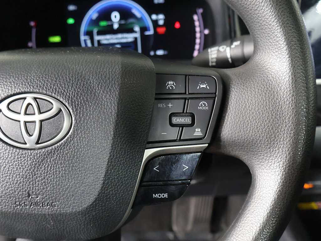 Used 2025 Toyota Camry LE FWD image 38