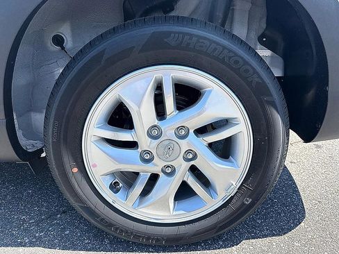 New 2026 Hyundai Venue SE FWD image 5