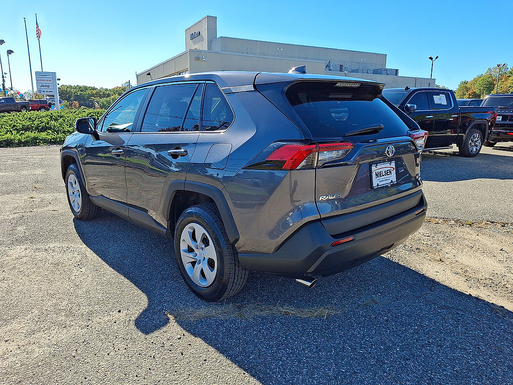 Used 2025 Toyota RAV4 LE AWD/4WD image 43