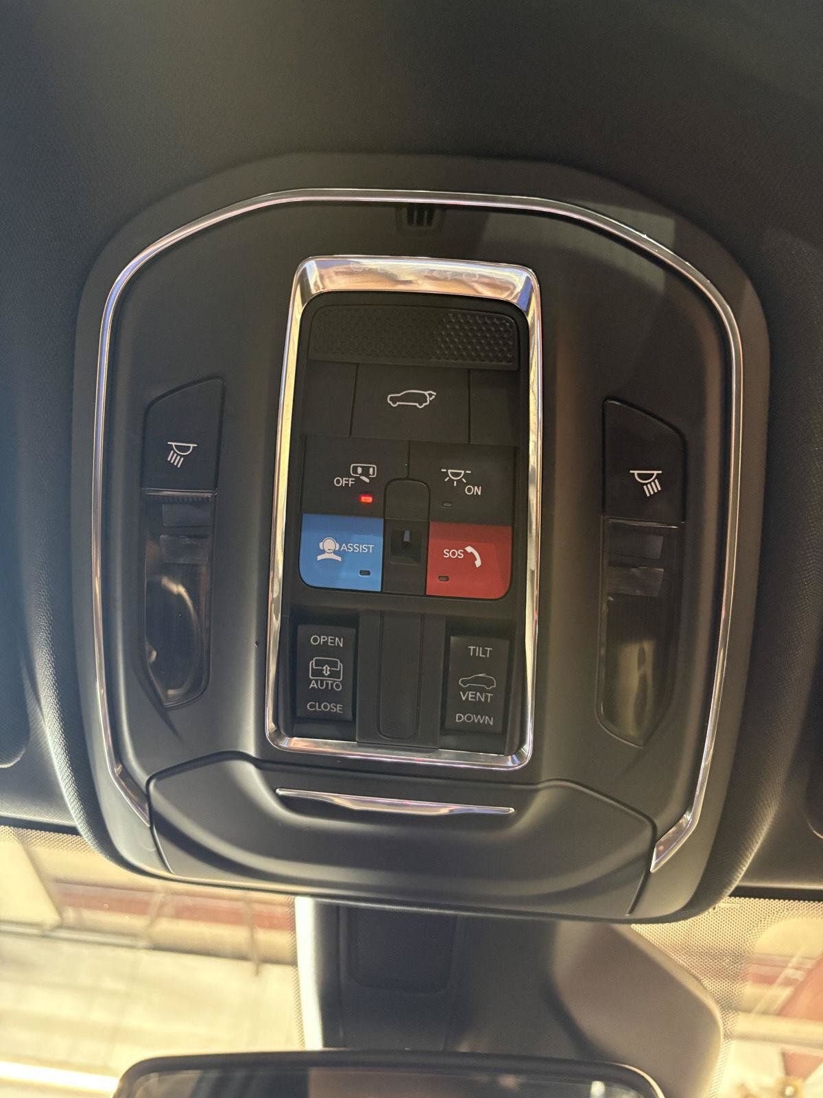 Used 2023 Jeep Grand Cherokee L Laredo AWD/4WD image 31