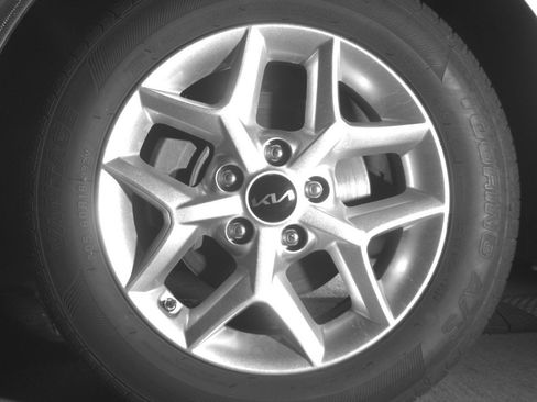 Used 2025 Kia Soul LX w/ LX Technology Package image 18