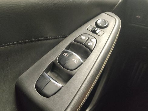 Used 2016 Nissan Maxima Platinum FWD image 27