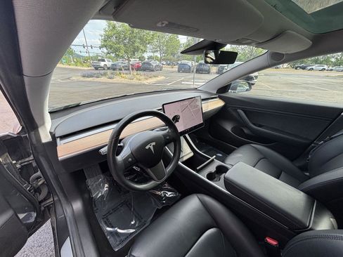 Used 2018 Tesla Model 3 Long Range RWD image 14