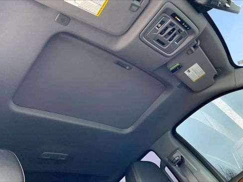 Used 2024 GMC Sierra 1500 Denali w/ Denali Reserve Package image 13