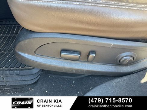 Used 2016 GMC Acadia SLT w/ Open Road Package image 19