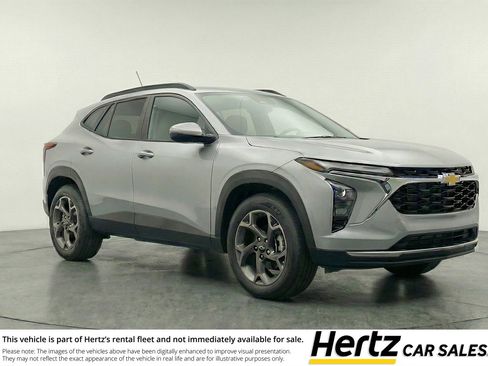 Used 2025 Chevrolet Trax LT w/ LT Convenience Package image 1