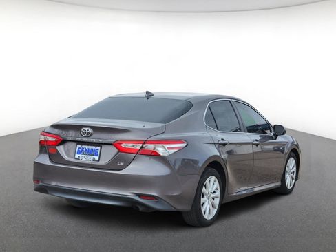 Used 2019 Toyota Camry LE FWD image 3